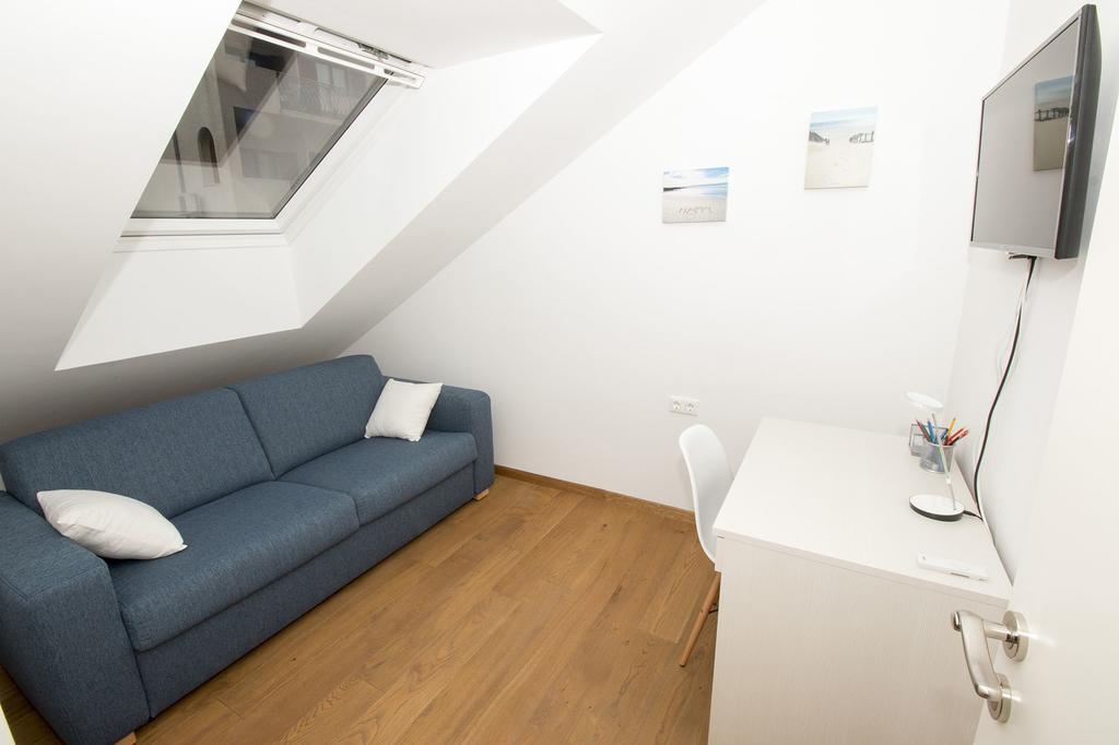 Lct Apartment Laura Omis Exterior photo