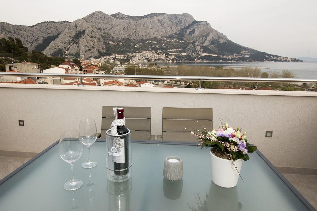 Lct Apartment Laura Omis Exterior photo